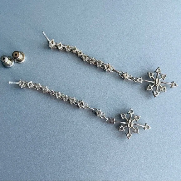 Shiny Cubic Zirconia CZ Snowflake Flower Sterling Silver Dangle Drop Ear…